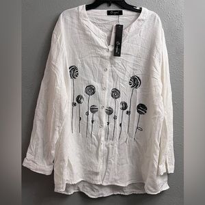 NWT Oneine Women’s White blouse w/ black flowers button down long sleeve Sz 4XL
